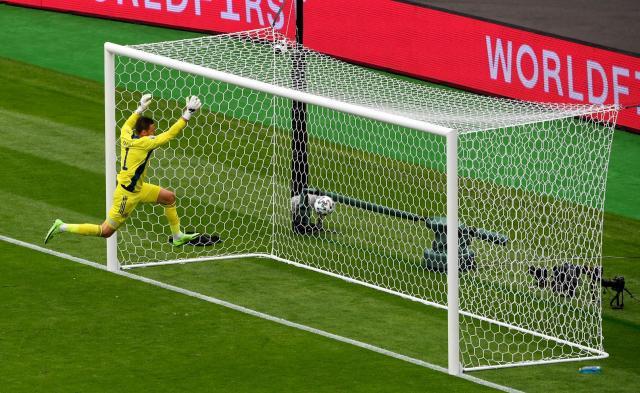 开云app-【观察】搞笑人人有份！“快乐足球”为何席卷欧洲杯？